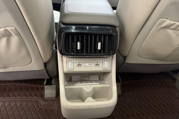 Used Hyundai Custo 2021 380TGDi Smart Love Flagship Edition TOP Premium Interior 4