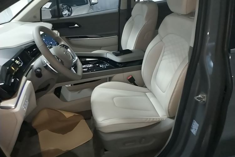 Used Hyundai Custo 2021 380TGDi Smart Luxury Premium LUX Left Front Seat