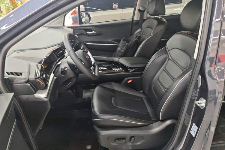 Used Hyundai Custo 2021 270TGDi Prestige LUX Left Front Seat