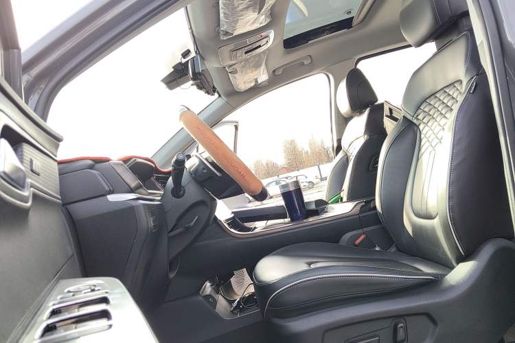 Used Hyundai Custo 2021 380TGDi Smart Luxury Premium LUX Left Front Seat