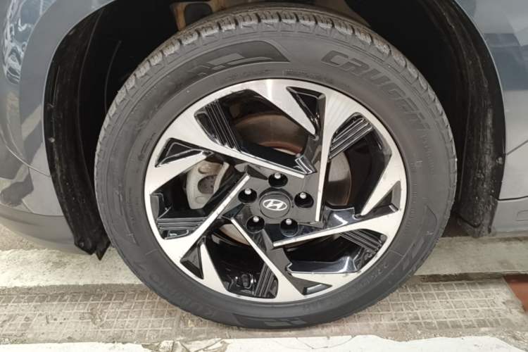 Used Hyundai Custo 2021 380TGDi Smart Luxury Premium LUX Left Front Wheel Hub