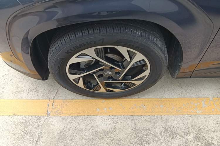Used Hyundai Custo 2021 270TGDi Prestige LUX Left Front Wheel Hub
