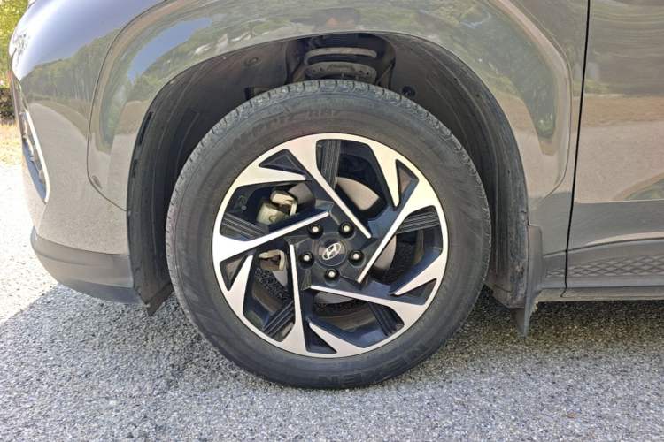 Used Hyundai Custo 2021 270TGDi Prestige LUX Left Front Wheel Hub