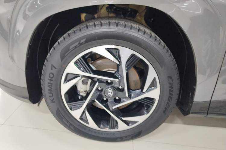 Used Hyundai Custo 2021 380TGDi Smart Love Flagship Edition TOP Premium Left Front Wheel Hub