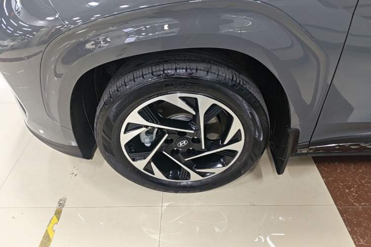 Used Hyundai Custo 2021 380TGDi Smart Luxury Premium LUX Left Front Wheel Hub
