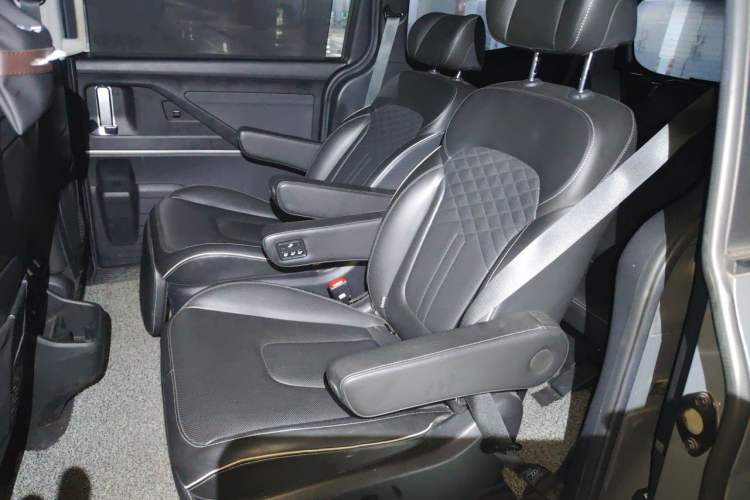 Used Hyundai Custo 2021 380TGDi Smart Luxury Premium LUX Left Rear Seat