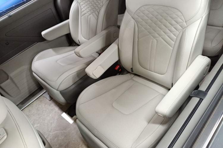 Used Hyundai Custo 2021 380TGDi Smart Love Flagship Edition TOP Premium Left Rear Seat