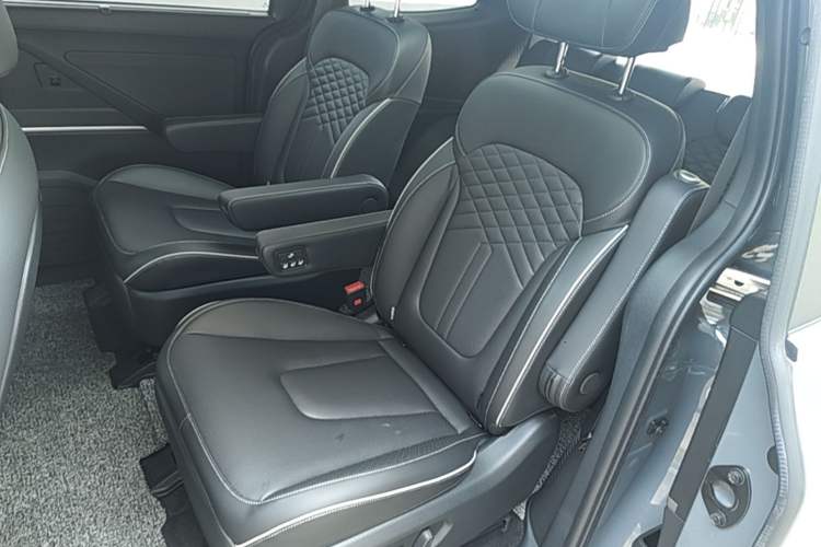 Used Hyundai Custo 2021 380TGDi Deluxe Edition DLX Left Rear Seat