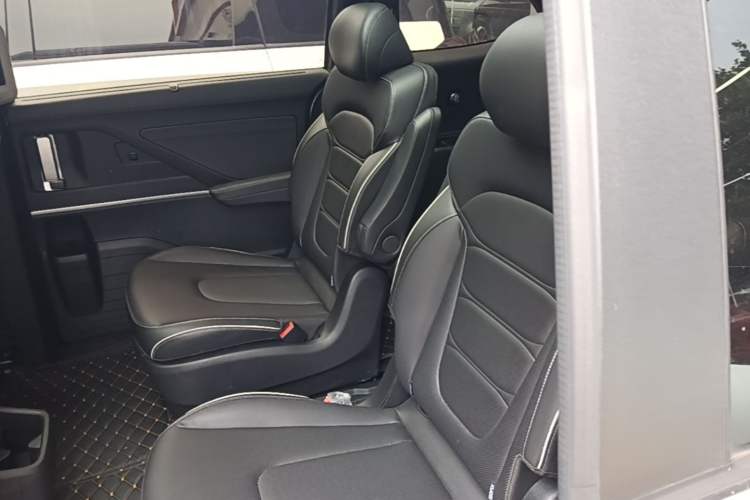 Used Hyundai Custo 2021 270TGDi Prestige LUX Left Rear Seat