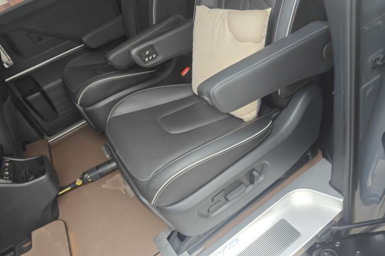 Used Hyundai Custo 2021 380TGDi Smart Love Flagship Edition TOP Premium Left Rear Seat