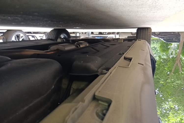 Used Hyundai Custo 2021 270TGDi Prestige LUX Left Side Sill