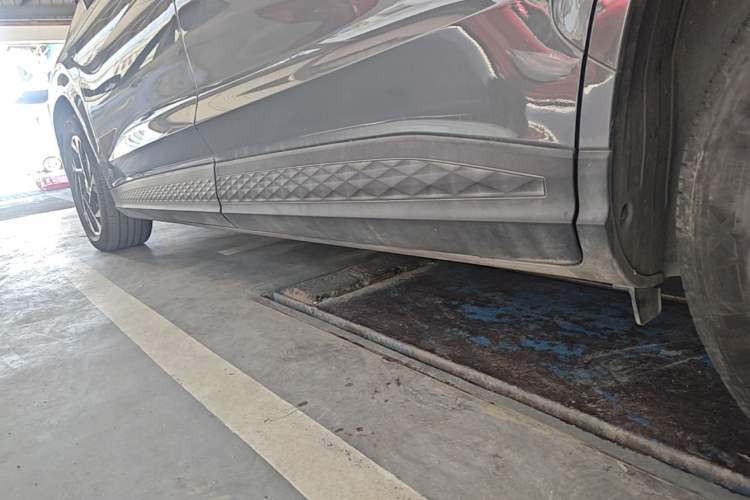 Used Hyundai Custo 2021 380TGDi Smart Luxury Premium LUX Left Side Sill