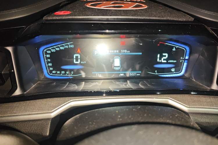 Used Hyundai Custo 2021 270TGDi Prestige LUX Odometer Close Up