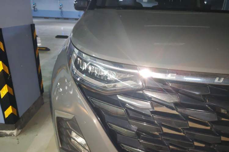 Used Hyundai Custo 2021 380TGDi Smart Luxury Premium LUX Right Front Headlight