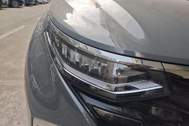 Used Hyundai Custo 2021 380TGDi Smart Luxury Premium LUX Right Front Headlight