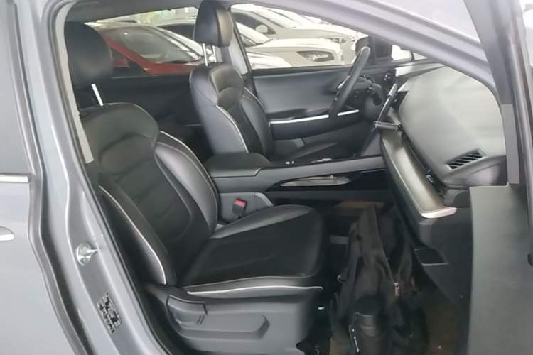 Used Hyundai Custo 2021 270TGDi Prestige LUX Right Front Seat