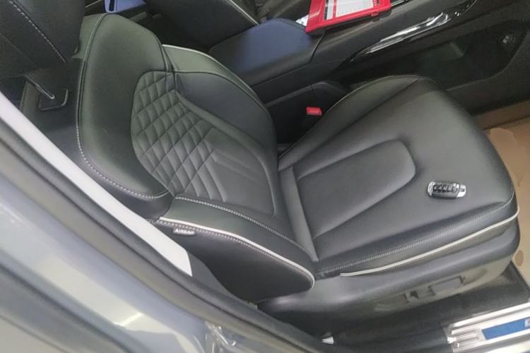 Used Hyundai Custo 2021 380TGDi Smart Love Flagship Edition TOP Premium Right Front Seat