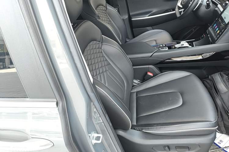 Used Hyundai Custo 2021 380TGDi Deluxe Edition DLX Right Front Seat