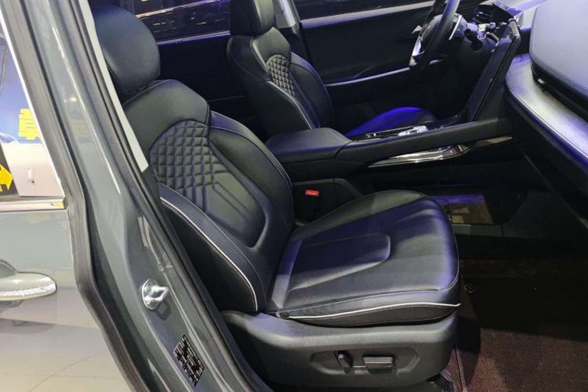 Used Hyundai Custo 2021 380TGDi Smart Love Flagship Edition TOP Premium Right Front Seat