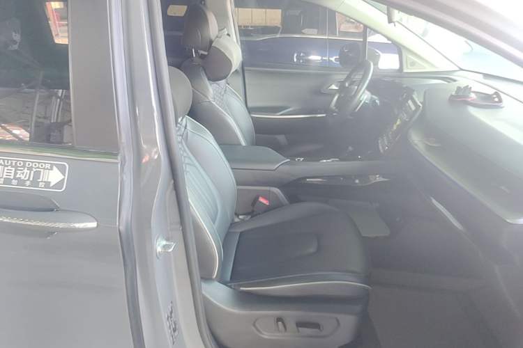 Used Hyundai Custo 2021 380TGDi Smart Love Flagship Edition TOP Premium Right Front Seat