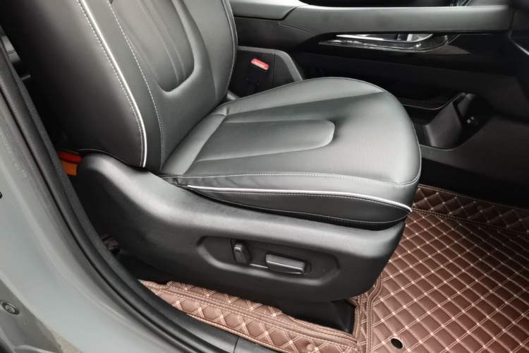 Used Hyundai Custo 2021 380TGDi Smart Luxury Premium LUX Right Front Seat
