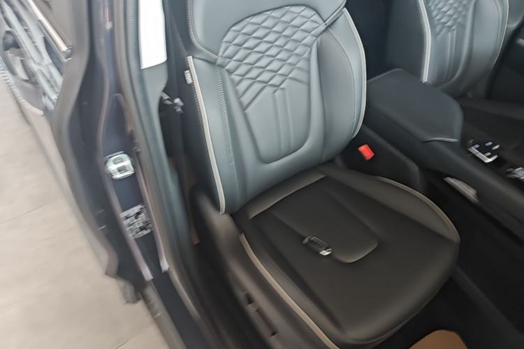 Used Hyundai Custo 2021 380TGDi Smart Love Flagship Edition TOP Premium Right Front Seat
