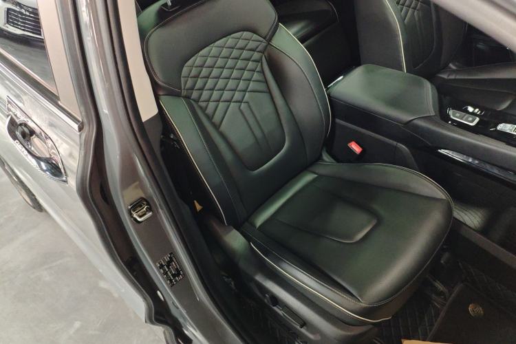 Used Hyundai Custo 2021 380TGDi Smart Luxury Premium LUX Right Front Seat
