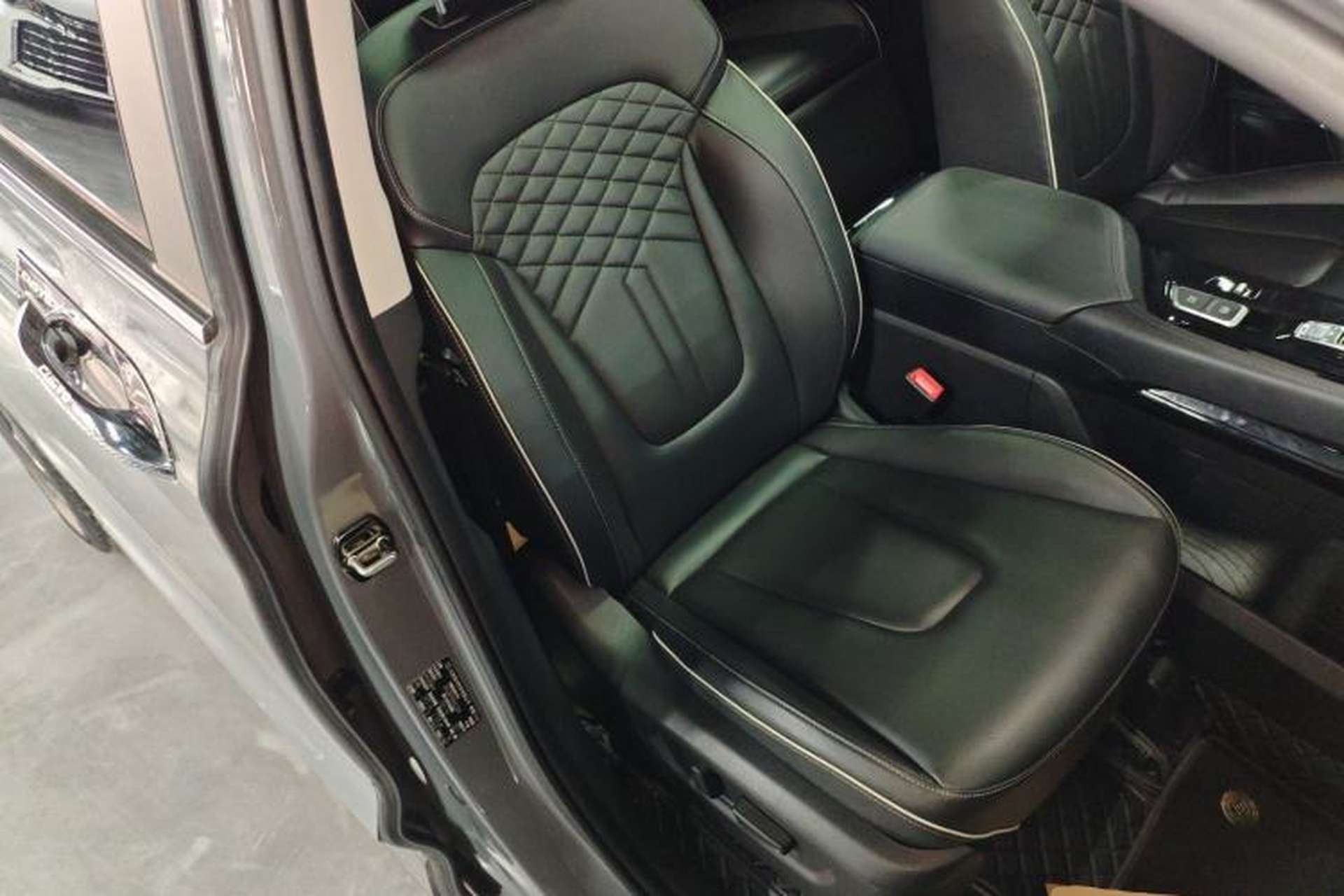 Used Hyundai Custo 2021 380TGDi Smart Luxury Premium LUX Right Front Seat