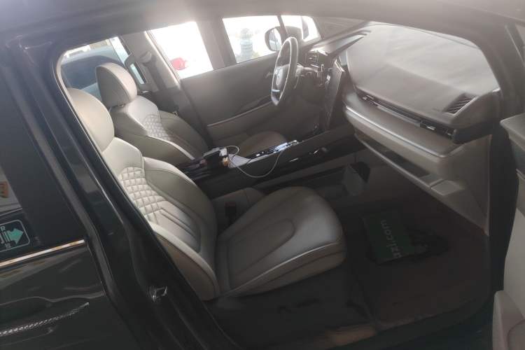 Used Hyundai Custo 2021 380TGDi Smart Luxury Premium LUX Right Front Seat