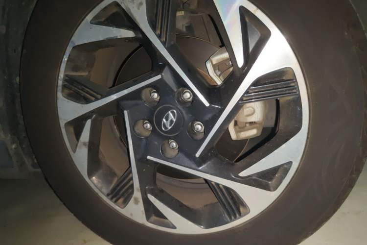 Used Hyundai Custo 2021 380TGDi Smart Luxury Premium LUX Right Front Wheel Hub