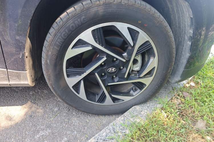 Used Hyundai Custo 2021 380TGDi Smart Luxury Premium LUX Right Front Wheel Hub