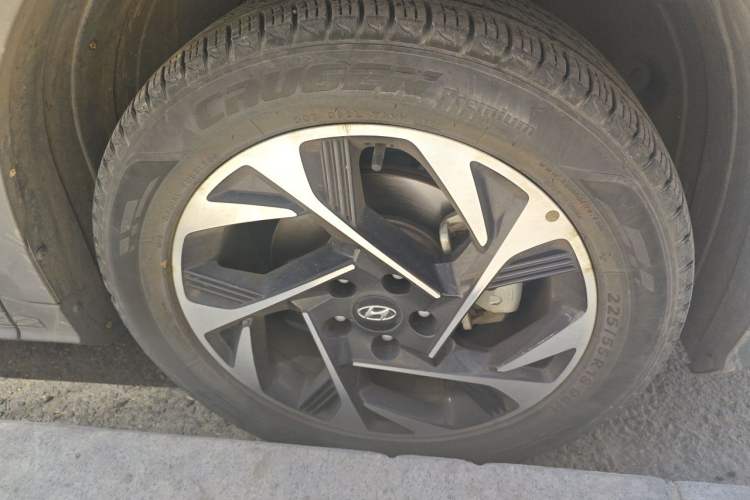 Used Hyundai Custo 2021 270TGDi Prestige LUX Right Front Wheel Hub