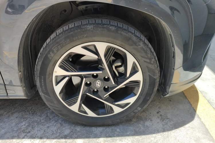 Used Hyundai Custo 2021 380TGDi Smart Luxury Premium LUX Right Front Wheel Hub
