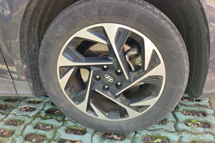 Used Hyundai Custo 2021 380TGDi Smart Luxury Premium LUX Right Front Wheel Hub