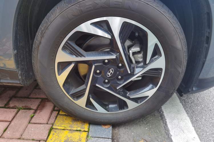 Used Hyundai Custo 2021 380TGDi Smart Love Flagship Edition TOP Premium Right Front Wheel Hub