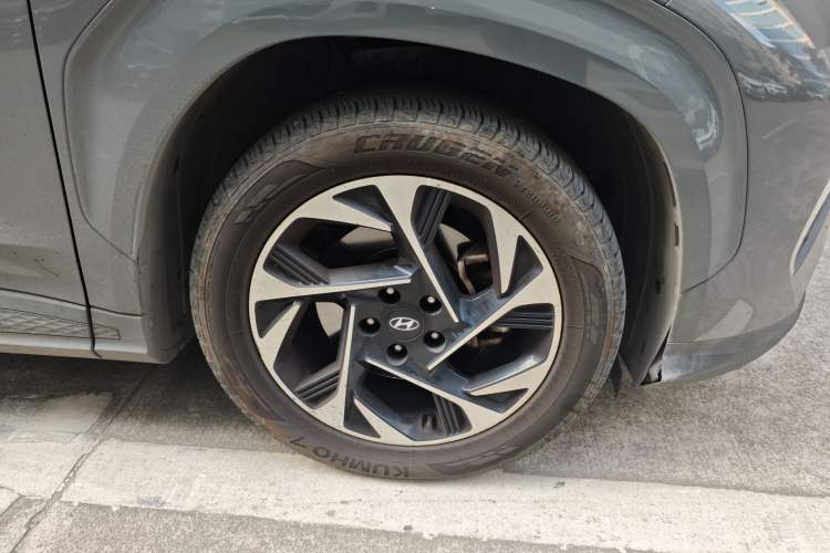 Used Hyundai Custo 2021 380TGDi Smart Luxury Premium LUX Right Front Wheel Hub