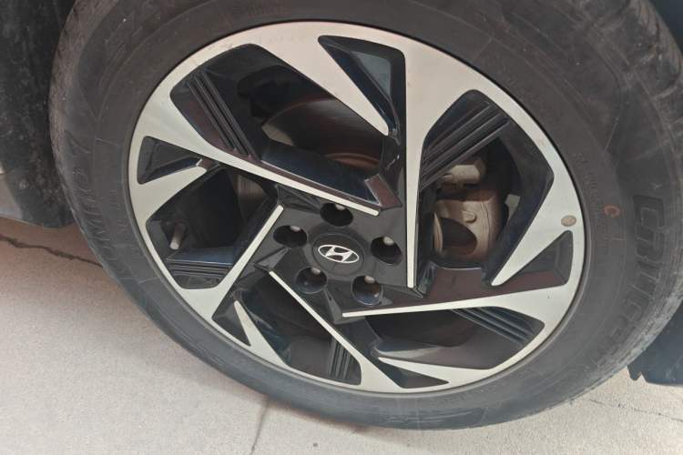 Used Hyundai Custo 2021 270TGDi Prestige LUX Right Front Wheel Hub