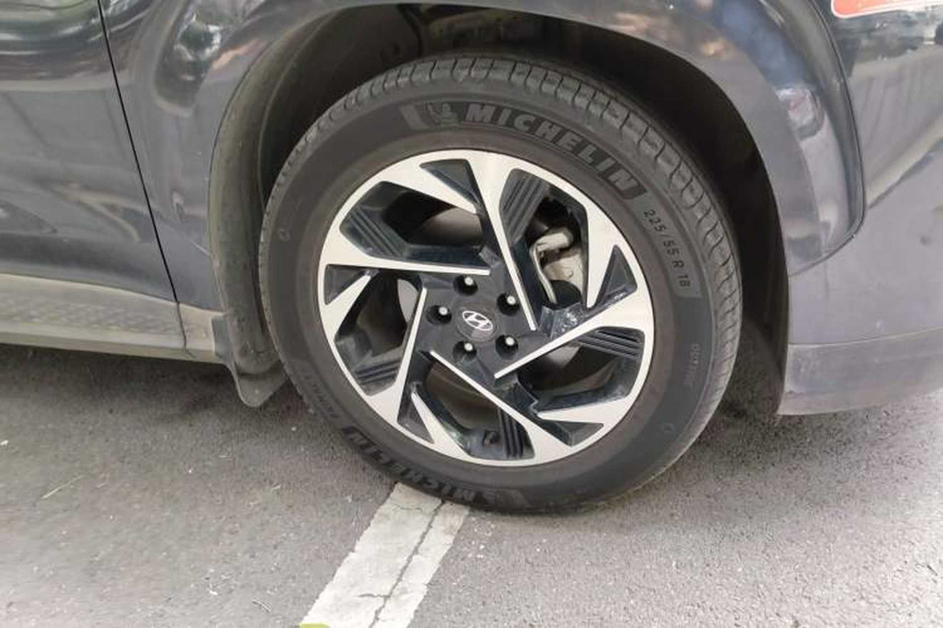 Used Hyundai Custo 2021 270TGDi Prestige LUX Right Front Wheel Hub