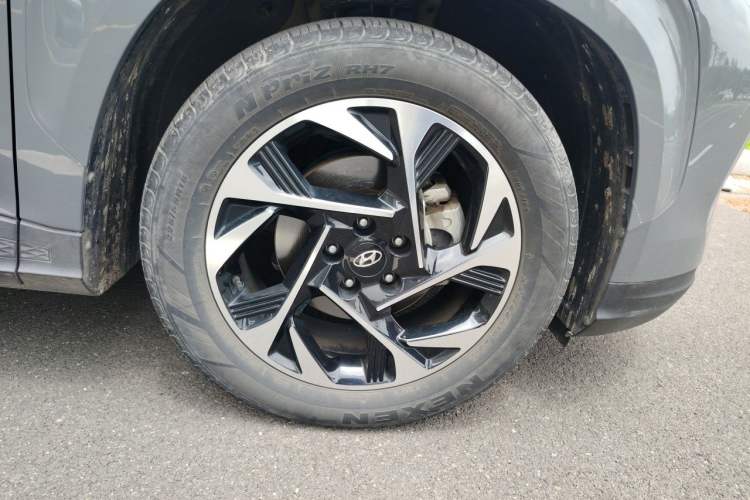 Used Hyundai Custo 2021 270TGDi Prestige LUX Right Front Wheel Hub