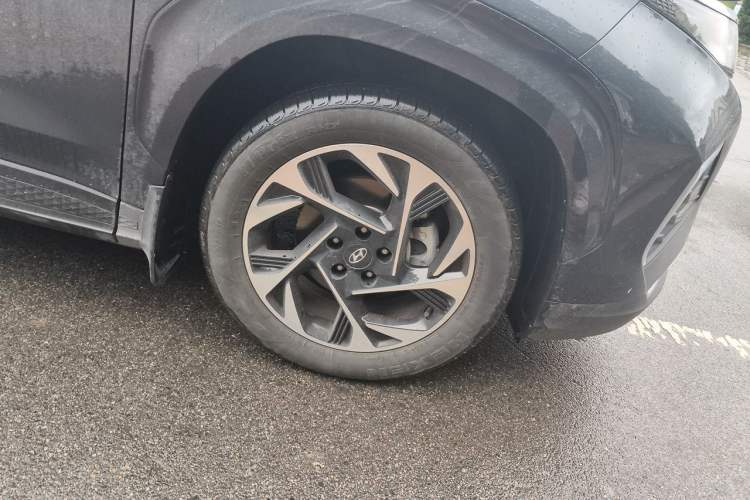 Used Hyundai Custo 2021 270TGDi Prestige LUX Right Front Wheel Hub