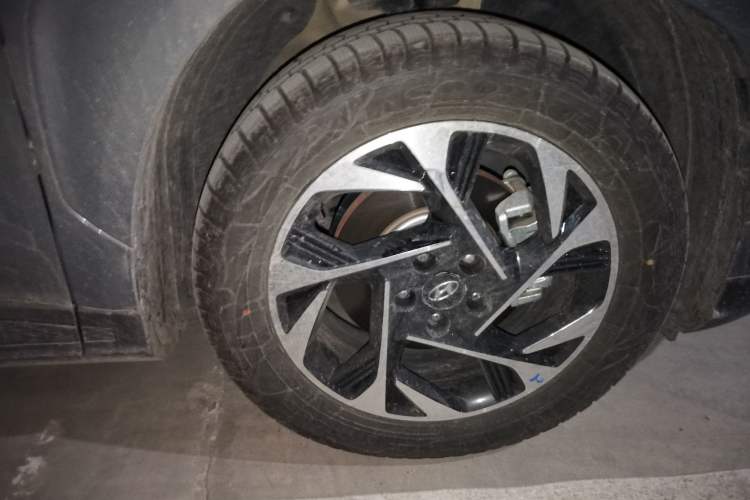 Used Hyundai Custo 2021 380TGDi Smart Luxury Premium LUX Right Front Wheel Hub