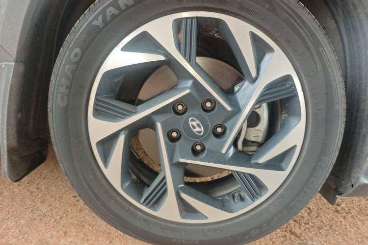 Used Hyundai Custo 2021 380TGDi Smart Love Flagship Edition TOP Premium Right Front Wheel Hub