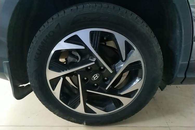 Used Hyundai Custo 2021 270TGDi Prestige LUX Right Rear Wheel Hub