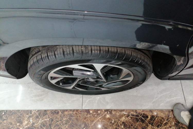 Used Hyundai Custo 2021 380TGDi Smart Luxury Premium LUX Right Rear Wheel Hub