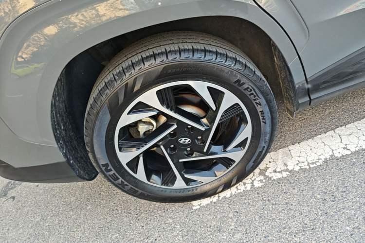 Used Hyundai Custo 2021 380TGDi Smart Luxury Premium LUX Right Rear Wheel Hub