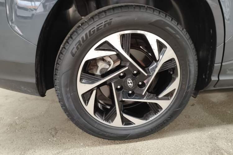 Used Hyundai Custo 2021 380TGDi Smart Luxury Premium LUX Right Rear Wheel Hub