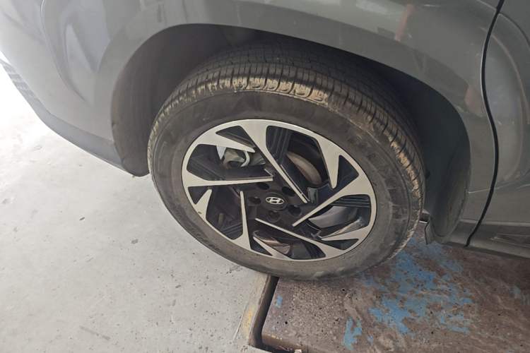 Used Hyundai Custo 2021 380TGDi Smart Luxury Premium LUX Right Rear Wheel Hub