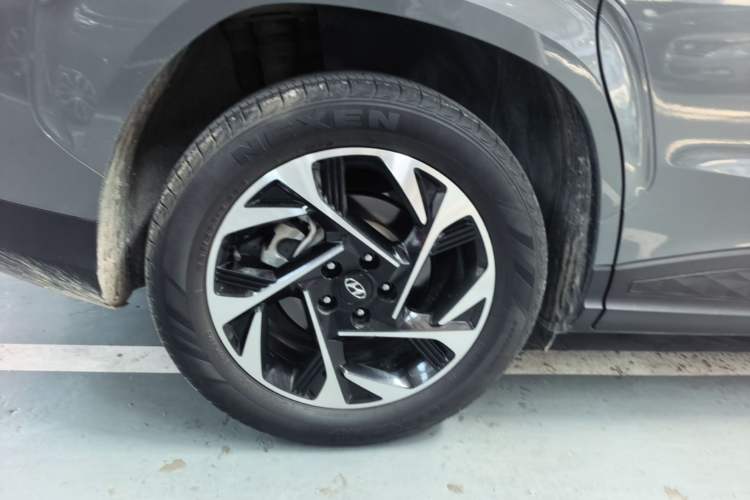 Used Hyundai Custo 2021 380TGDi Smart Luxury Premium LUX Right Rear Wheel Hub