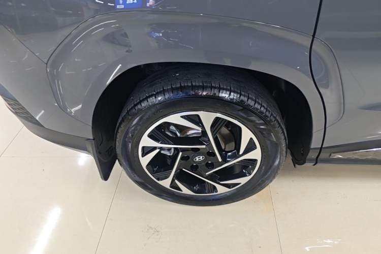 Used Hyundai Custo 2021 380TGDi Smart Luxury Premium LUX Right Rear Wheel Hub