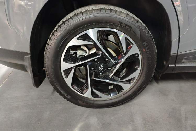 Used Hyundai Custo 2021 380TGDi Smart Luxury Premium LUX Right Rear Wheel Hub